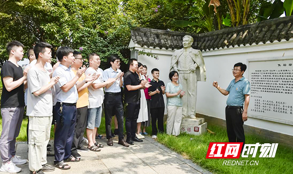 图片2.jpg 图片2.jpg
